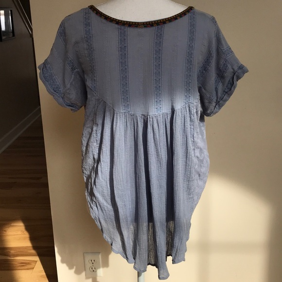 Free People Bohemian high low top. - Picture 5 of 8